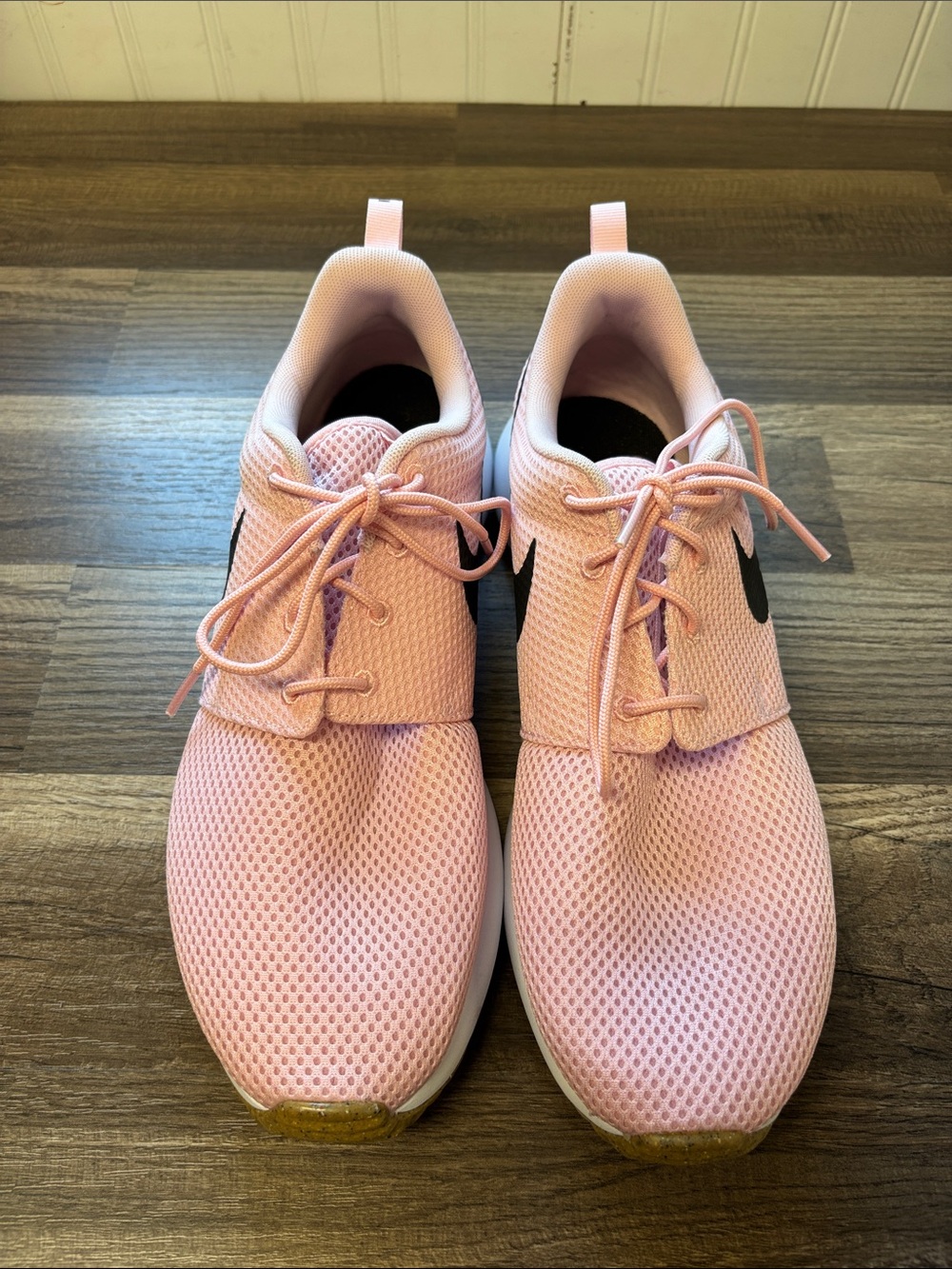 Nike Roshe G Next Nature Spikeless Golf Shoes in the "Medium Soft Pink Gum"